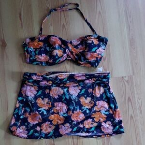 Garnet Hill Floral Bikini Set with Skirt. Top: Size 12. Bottoms: Size 14.
